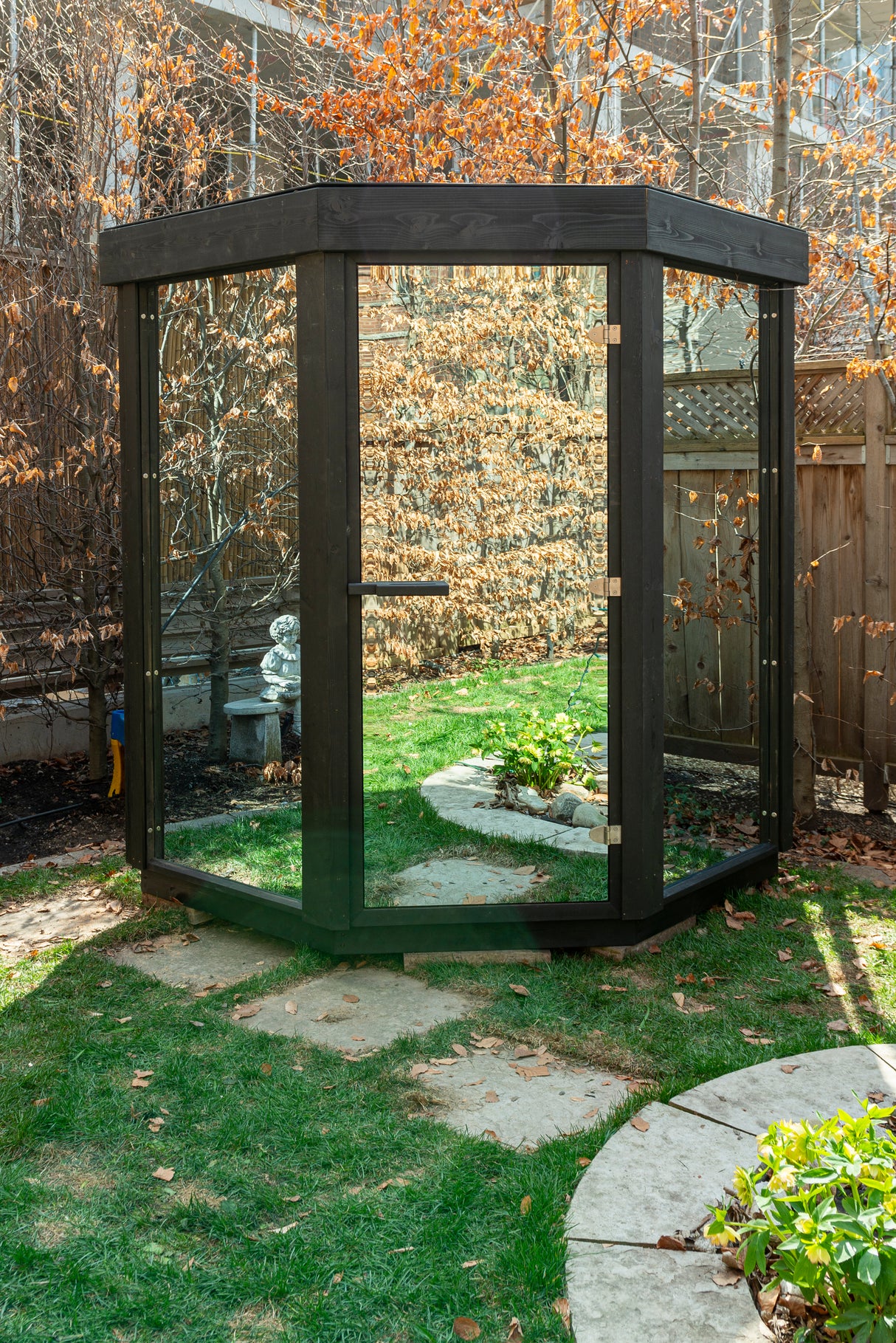 Pure Cube Trinity Sauna- Knotty Red Cedar