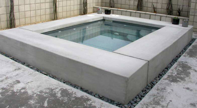 Royal Spa 7'8" x 9'8"