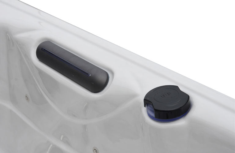 Manitou 6 Person Premium Hot Tub