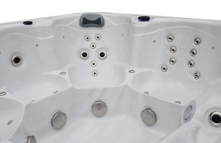 Manitou 6 Person Premium Hot Tub