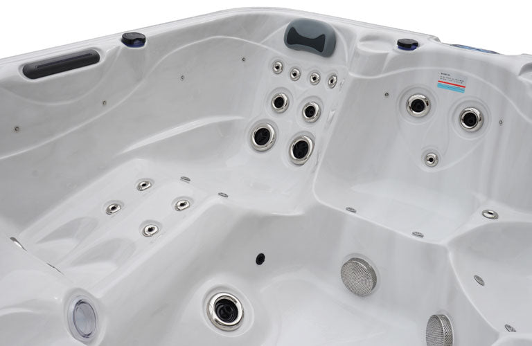 Manitou 6 Person Premium Hot Tub