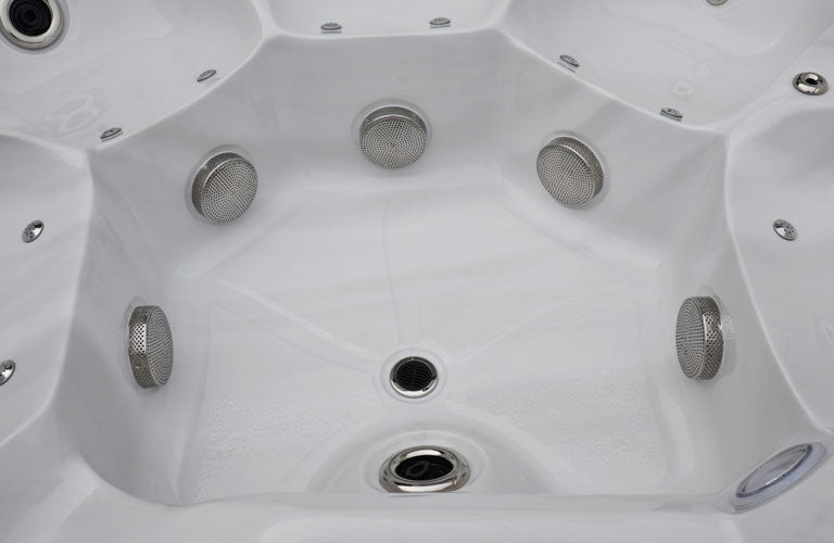 Manitou 6 Person Premium Hot Tub