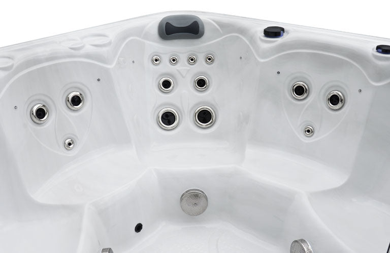 Williston 6 Person Premium Hot Tub (2024 Model)